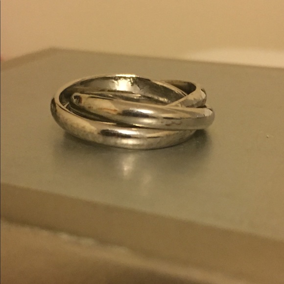 Silver Interlocked Wrap Ring by Urban Outfitters - Picture 5 of 14